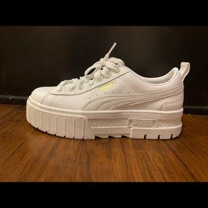 Puma Mayze Women’s Platform sneakers in white (size 8)